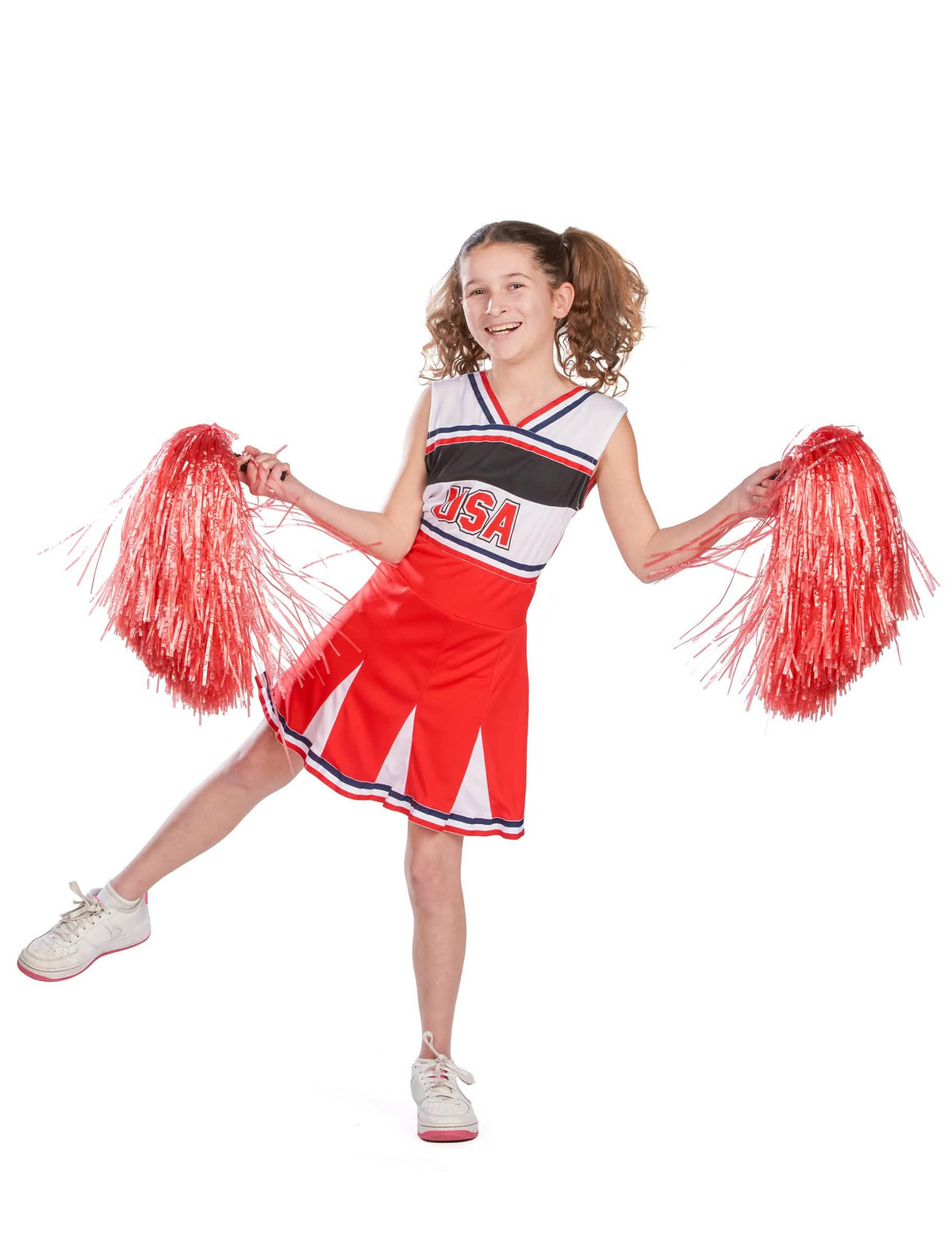 Edestä poseeraus huiskilla usa-pompom girl -asusta