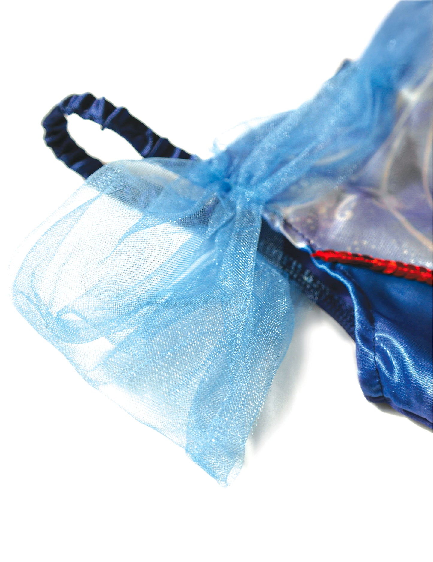 Détail de la manche en tulle bleu du déguisement Princesse Ballerine Blanche Neige