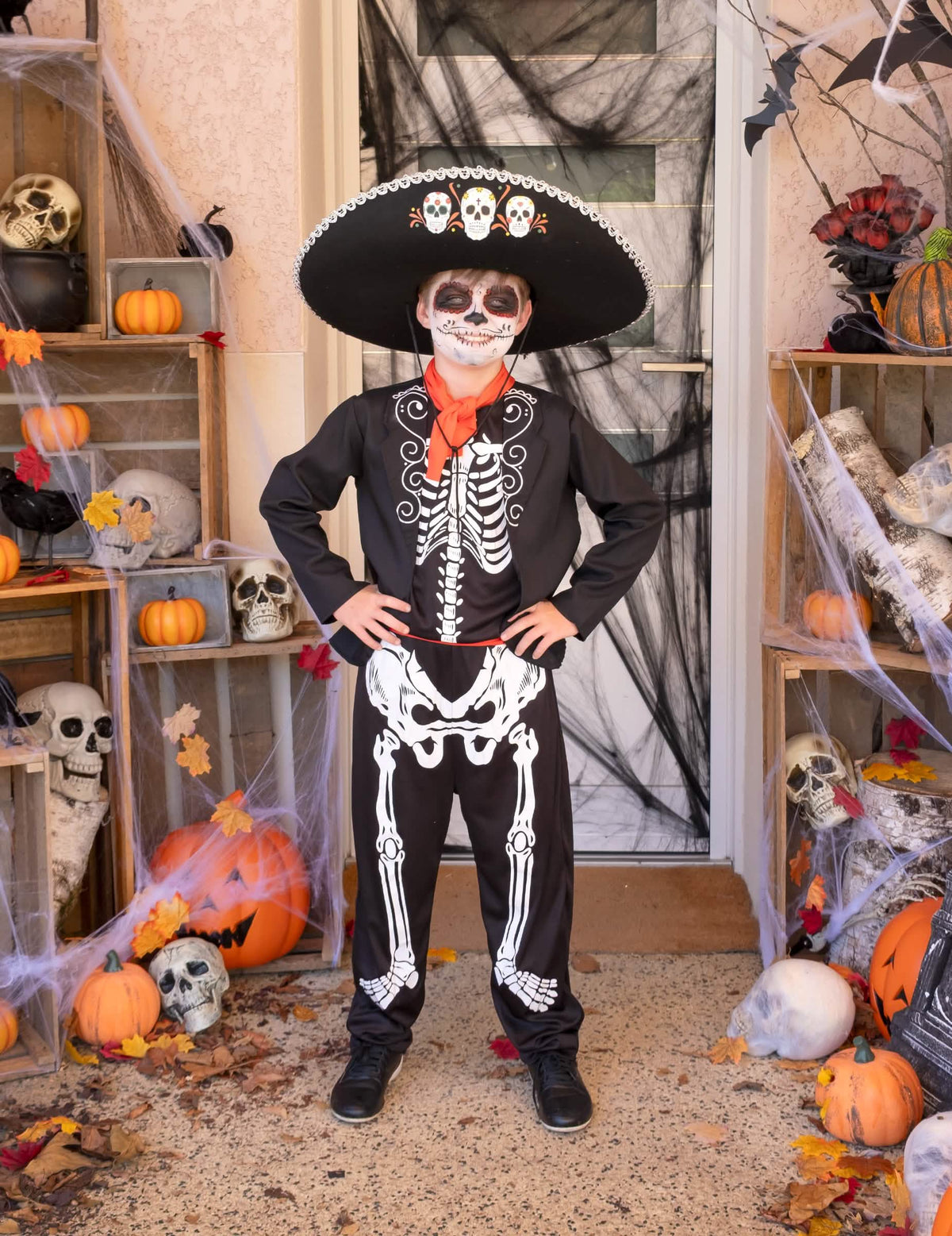 Skelettiasun asettelu dìa de los muertos pojat varten