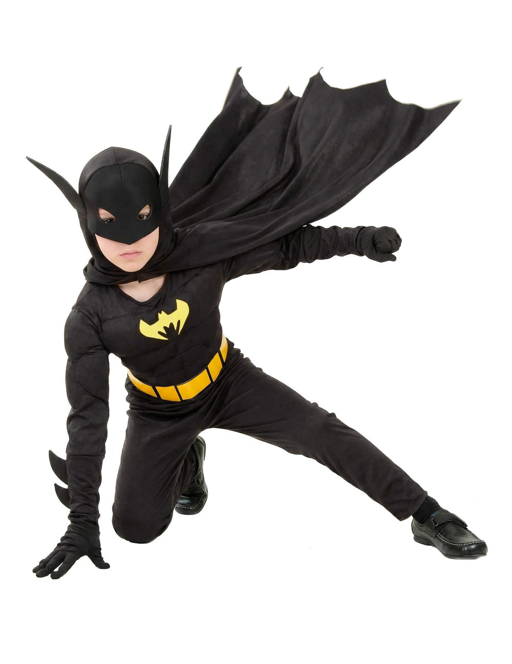 Vue de profil avec cape au vent du déguisement super héros chauve-souris