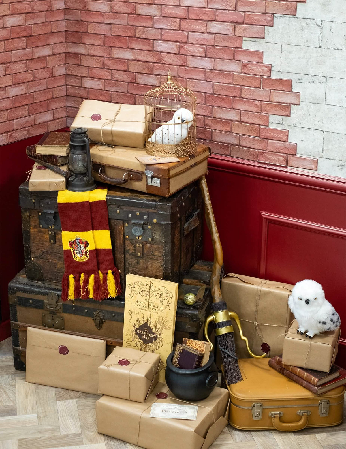 Gryffindorin luksus-kaulahuivin asetelma
