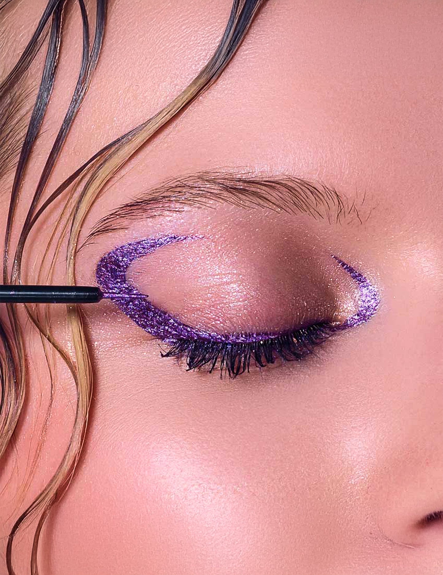 Violetti kimalle-eyeliner Si si la paillette™