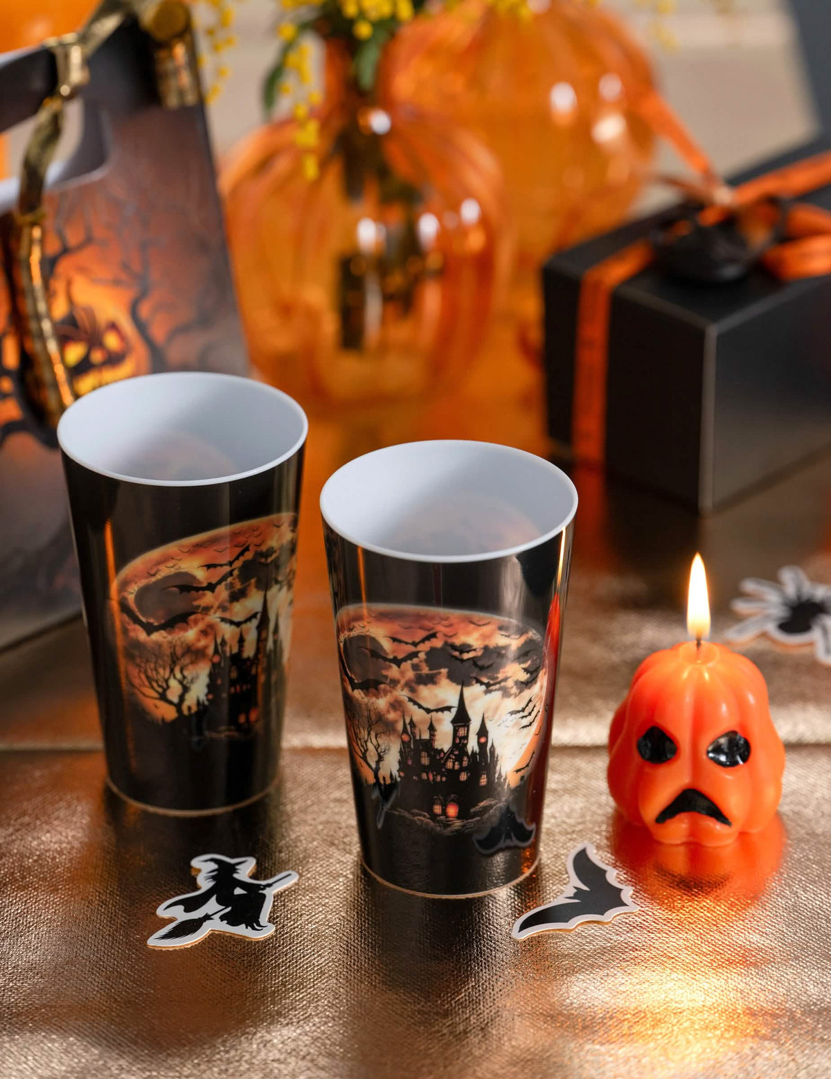 Uudelleenkäytettävä muki Haunted Manor 33 cl