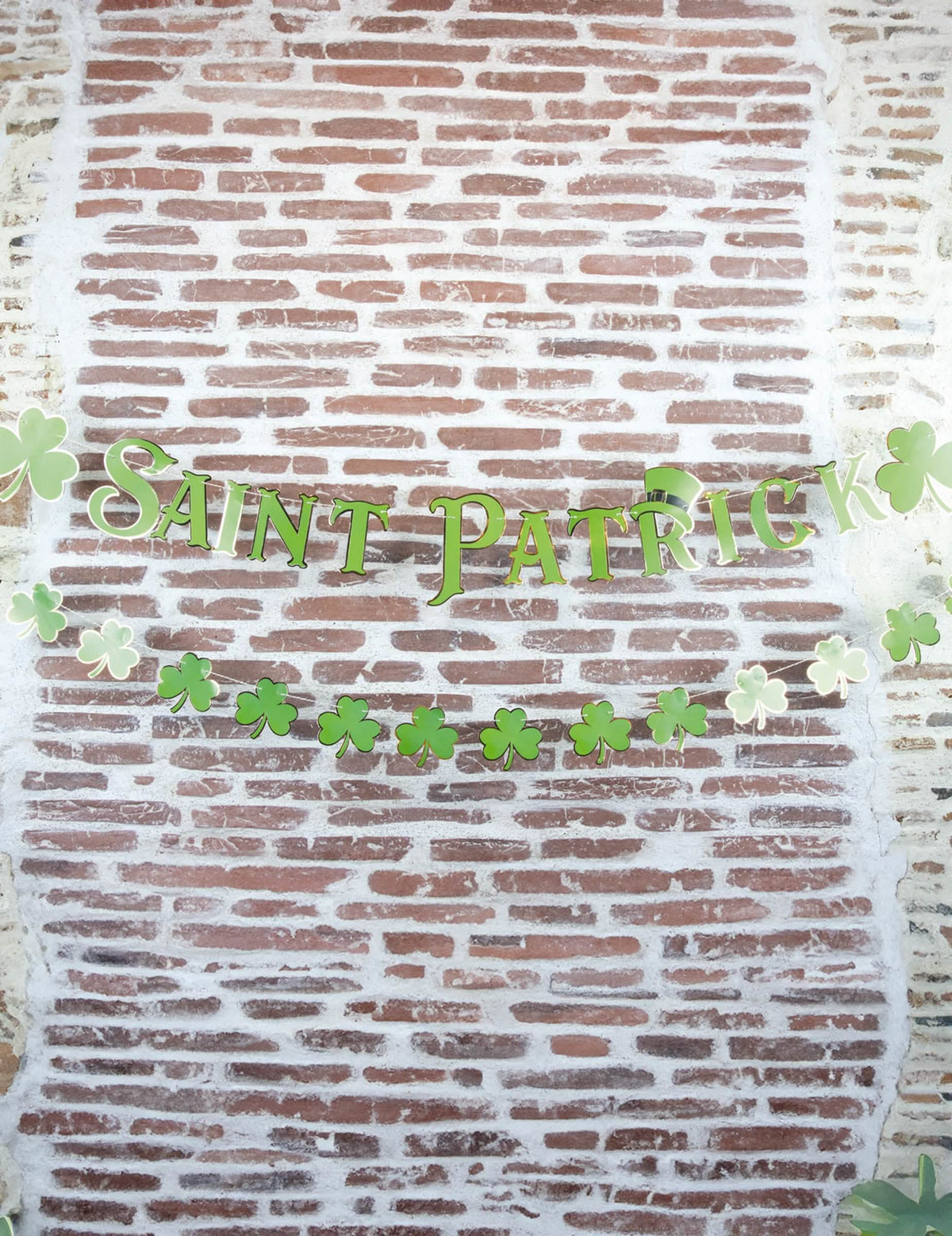 Détail de l'inscription de la guirlande trèfles Saint Patrick