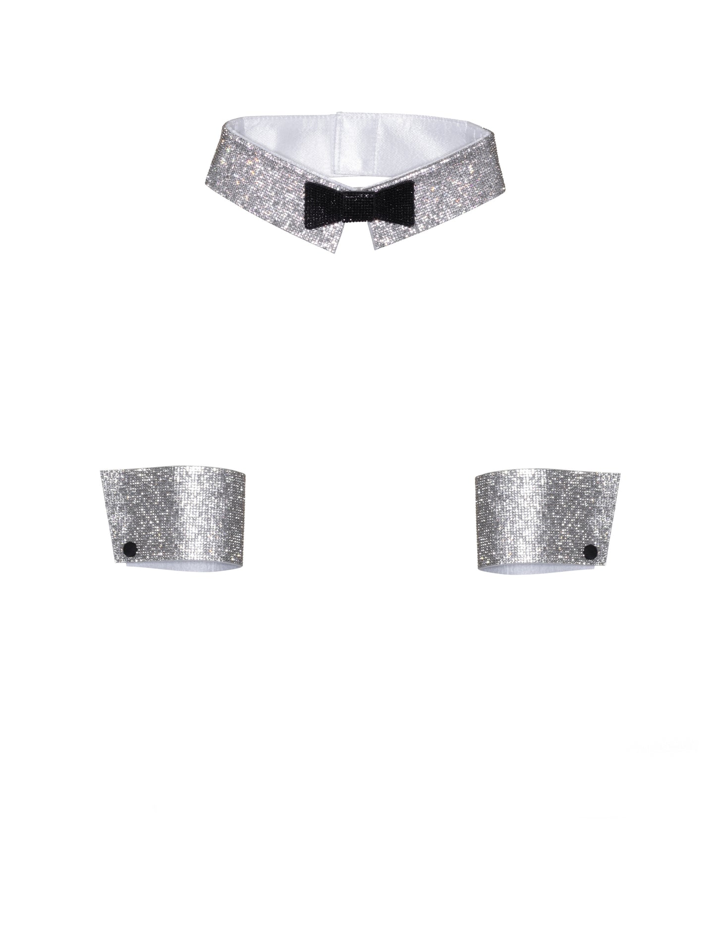 Détail du col et des poignets du kit col et manchettes à strass deluxe