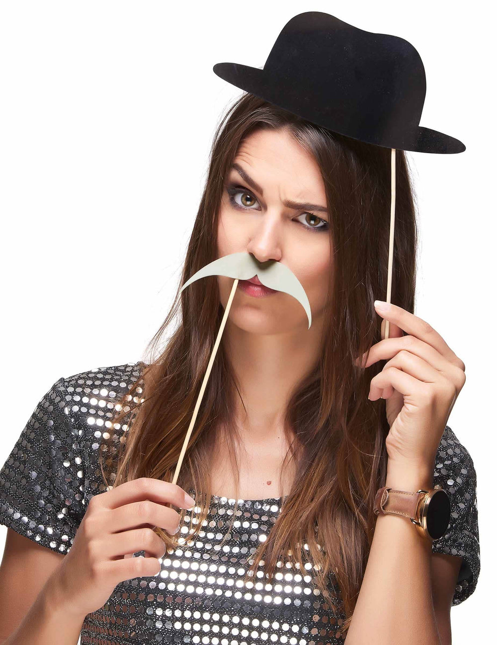 Asusteiden yksityiskohdat: derbytoppahattu ja viikset retro photobooth -setistä