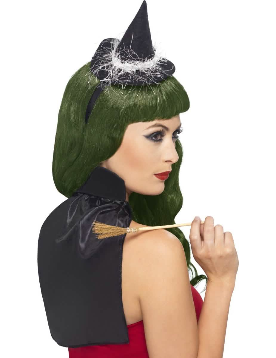 Pieni halloween-noitapakkaus aikuiset musta, jossa on pieni hattu ja luuta