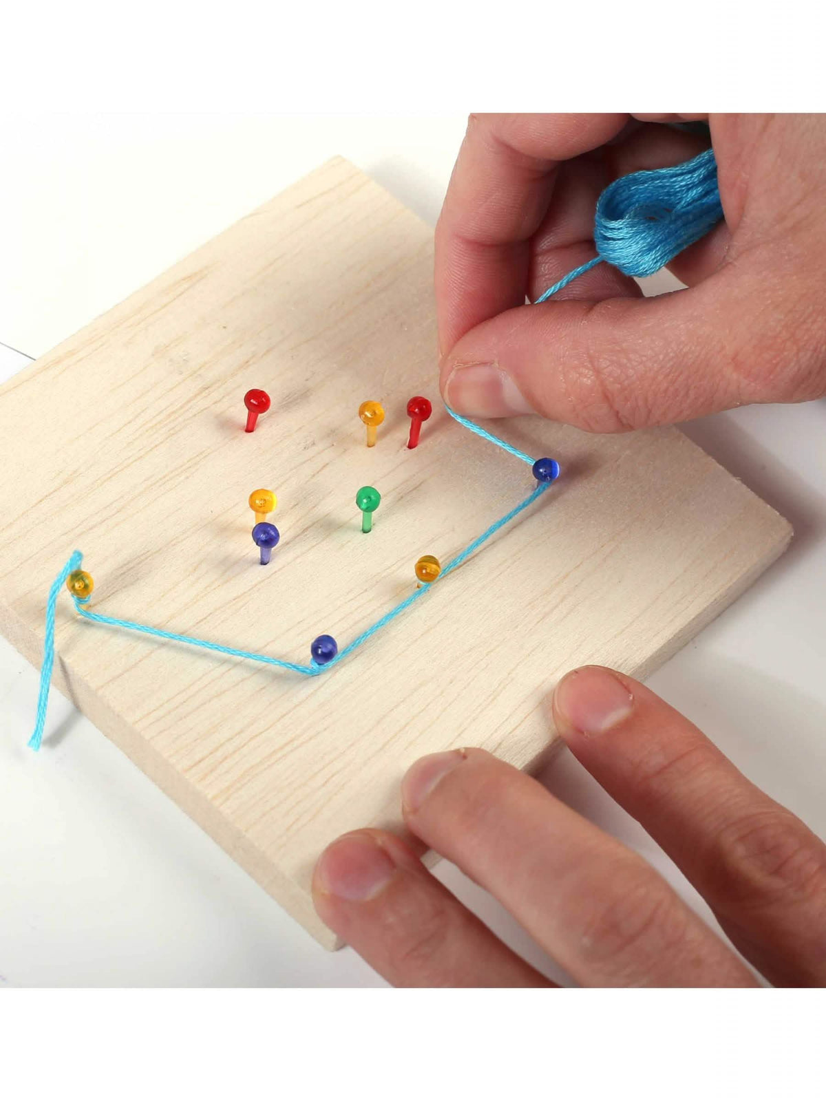 Meriaiheinen string art -setti juniorille sinisellä langalla