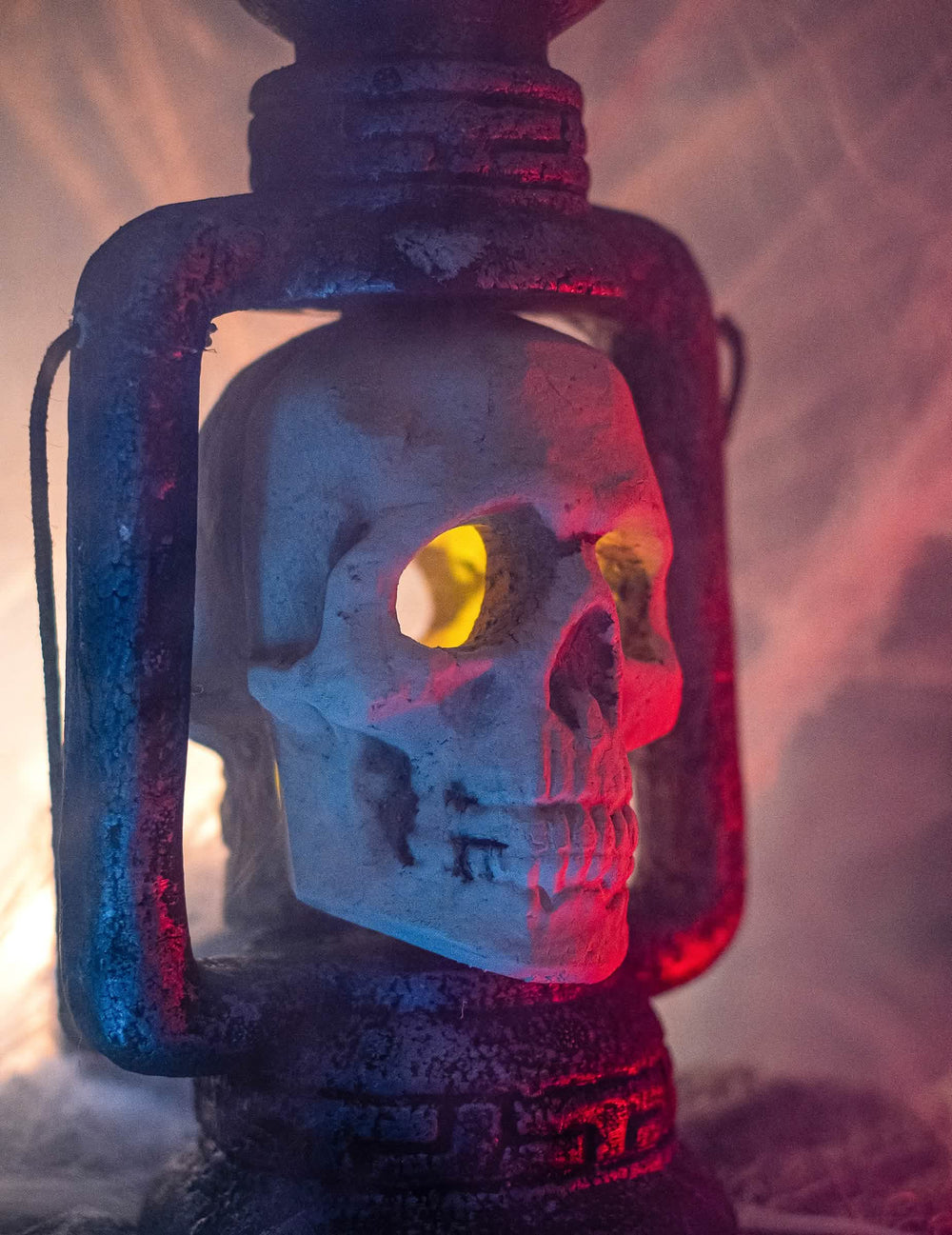 Kallon Halloween-lyhdyn keltaisen valotehosteen yksityiskohta
