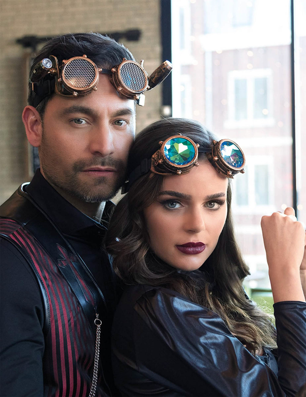 Tilannekuva parien silmälasit prismalinssit steampunk
