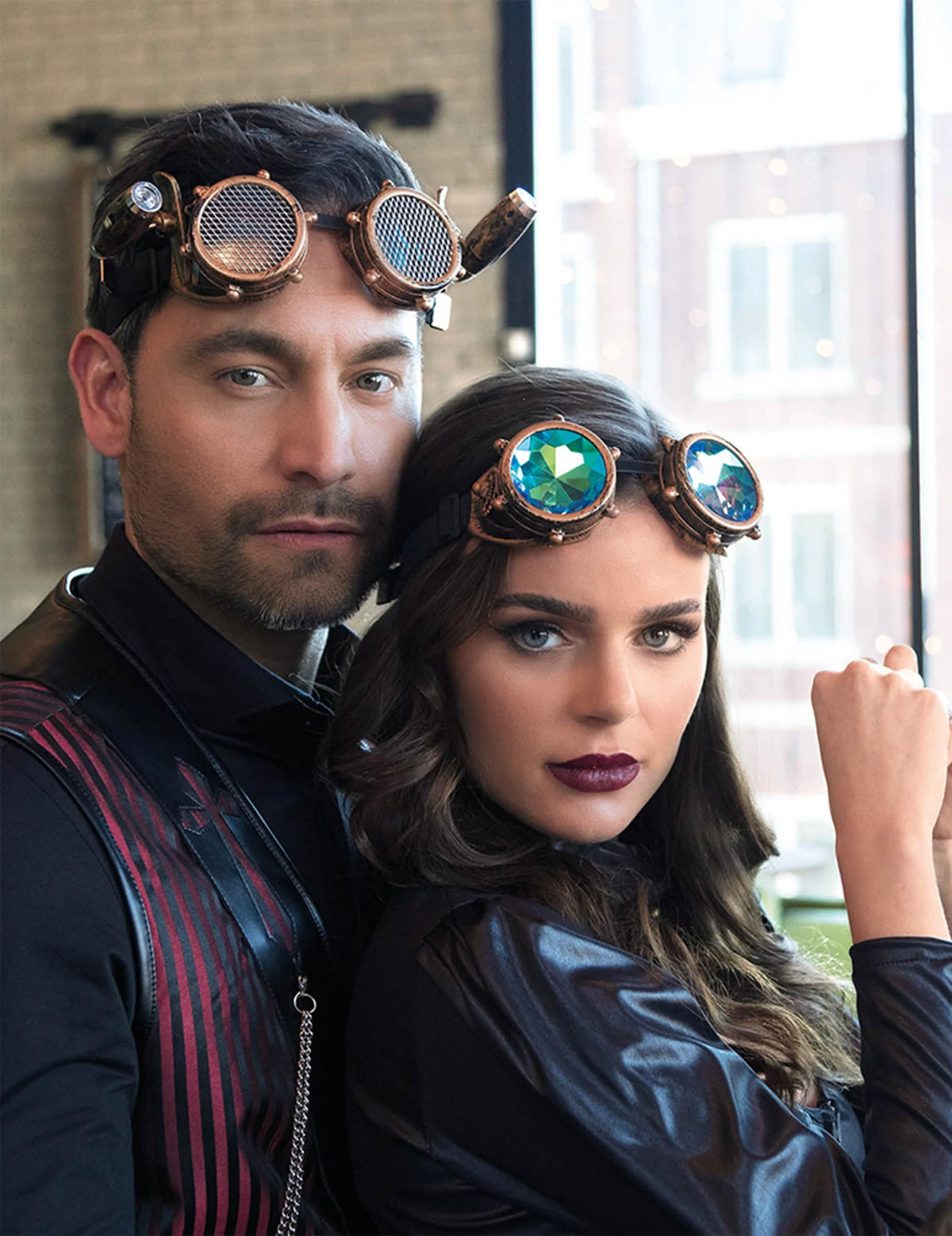 Tilannekuva parien silmälasit prismalinssit steampunk