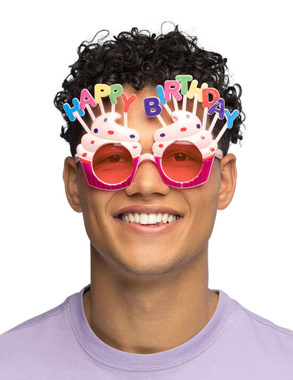Vue de face portée des lunettes Happy Birthday cupcake pour adulte
