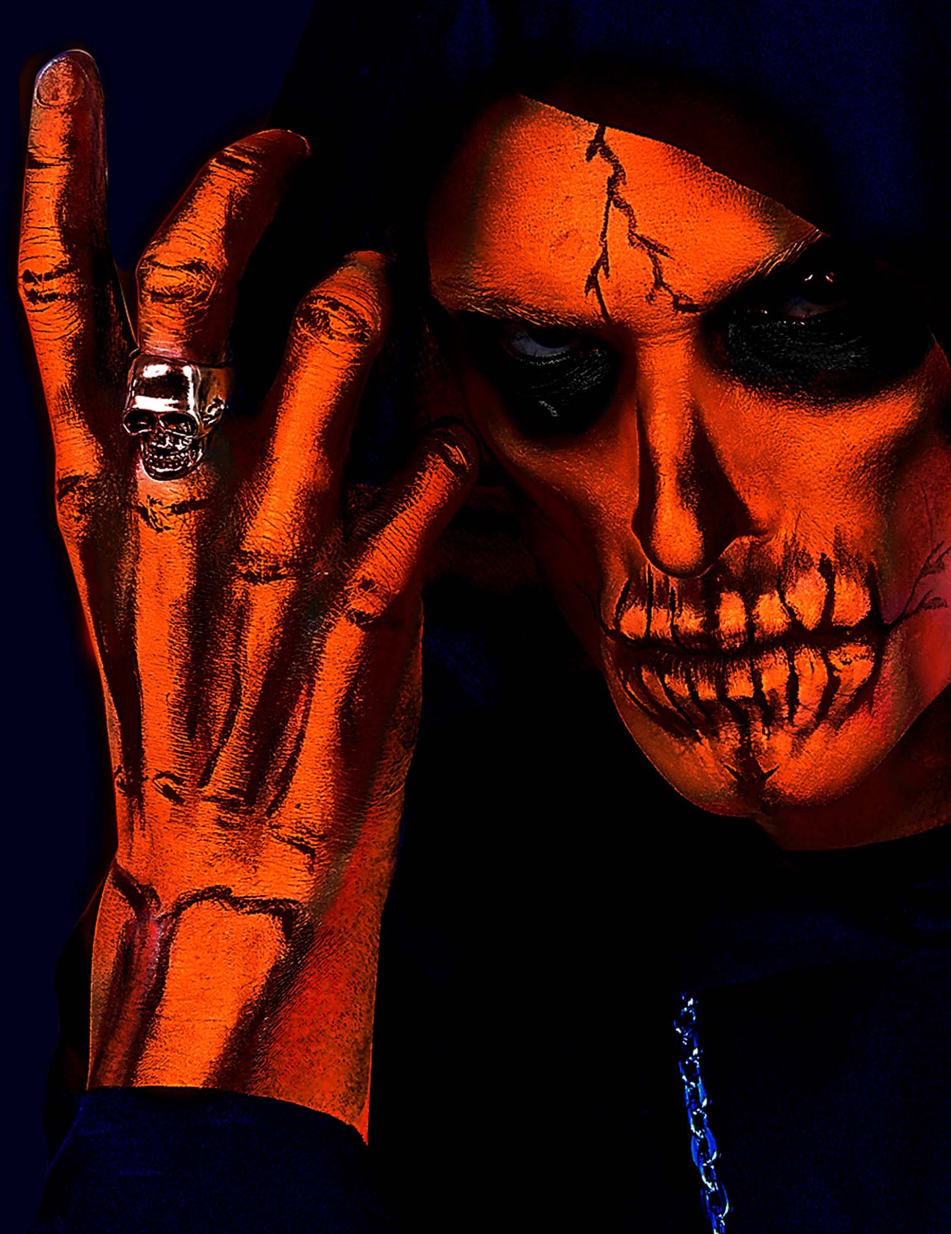 Maquillage néon orange fluo effet squelette