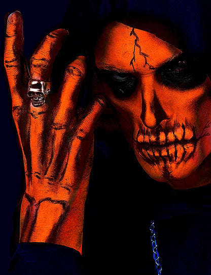 Maquillage néon orange fluo effet squelette