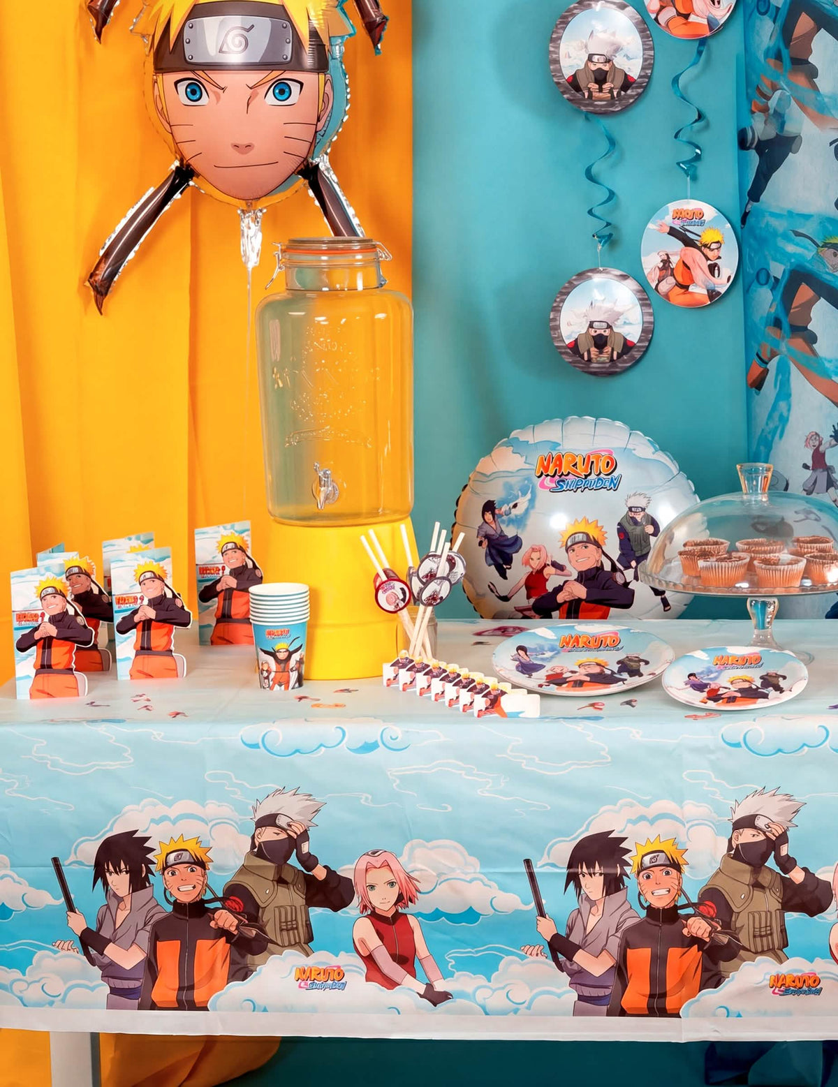 Kierrätettävä Naruto Shippuden™ paperipöytäliina 136 x 228 cm