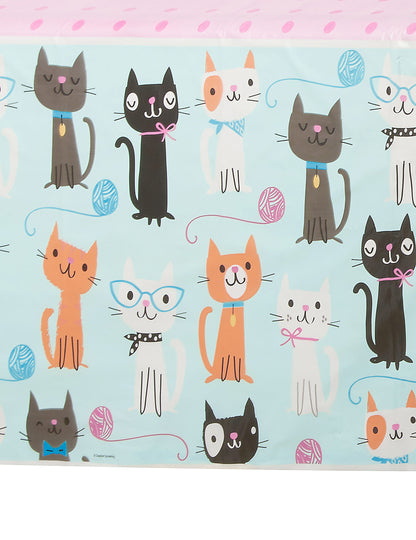 Détail des motifs de la nappe en plastique chats pour anniversaire