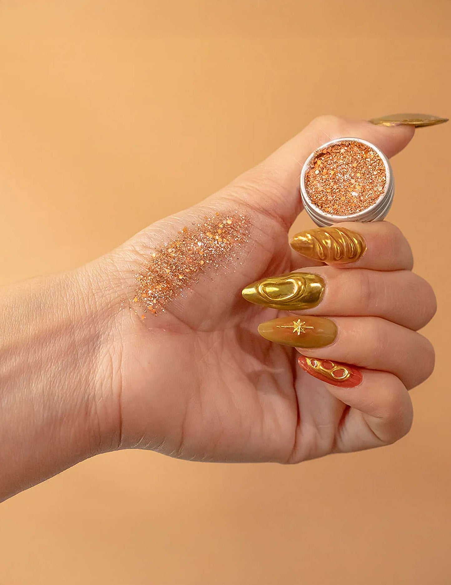 Rendu sur la peau des paillettes biodégradables Si si la paillette pour maquillage orange métallique