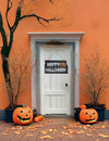 Pancarte en bois Happy Halloween pour décoration noire et blanche avec citrouille orange