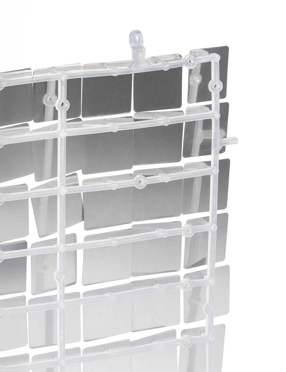 Vue de dos de la structure en plastique du panneau de fond argent brillant pour fête
