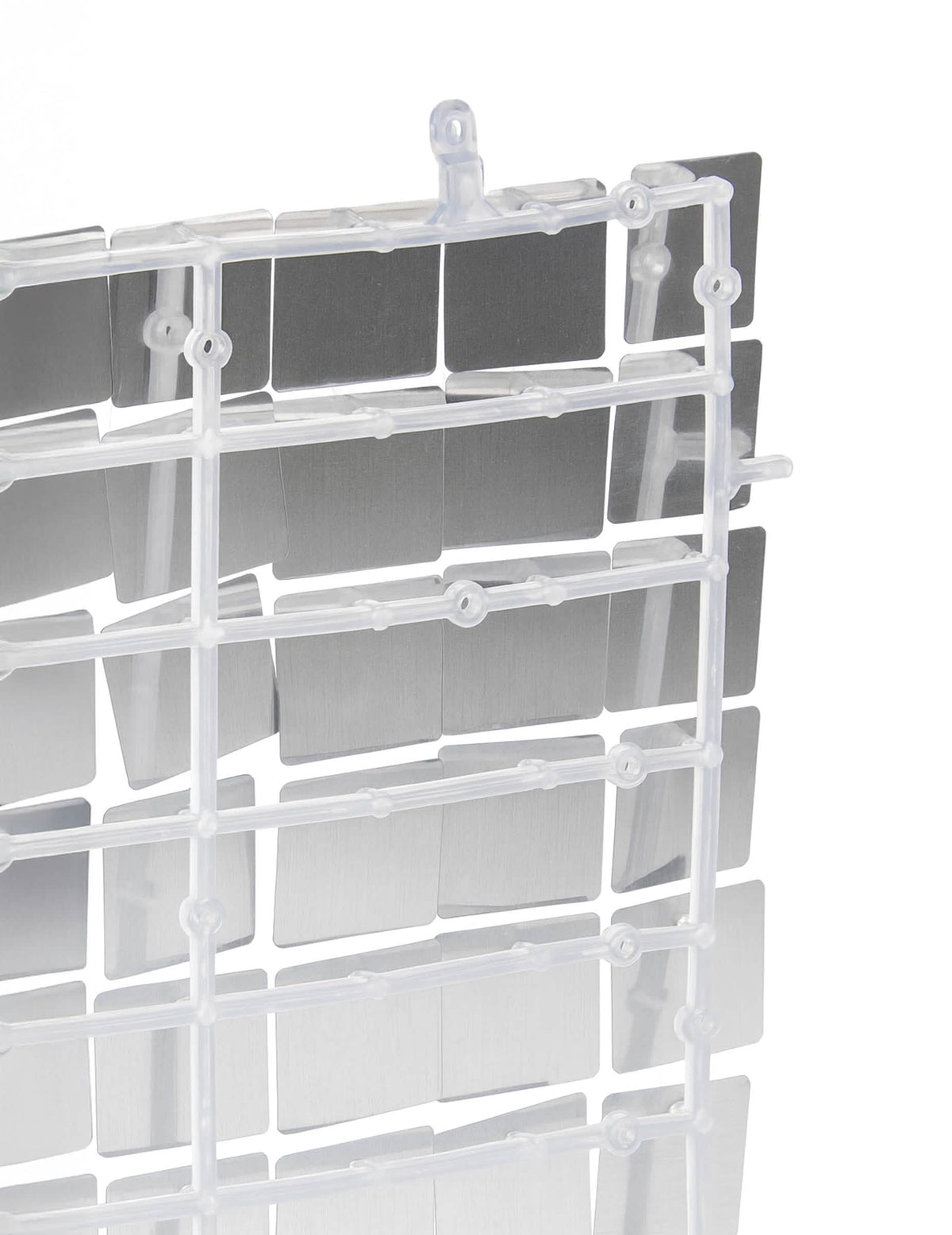 Vue de dos de la structure en plastique du panneau de fond argent brillant pour fête