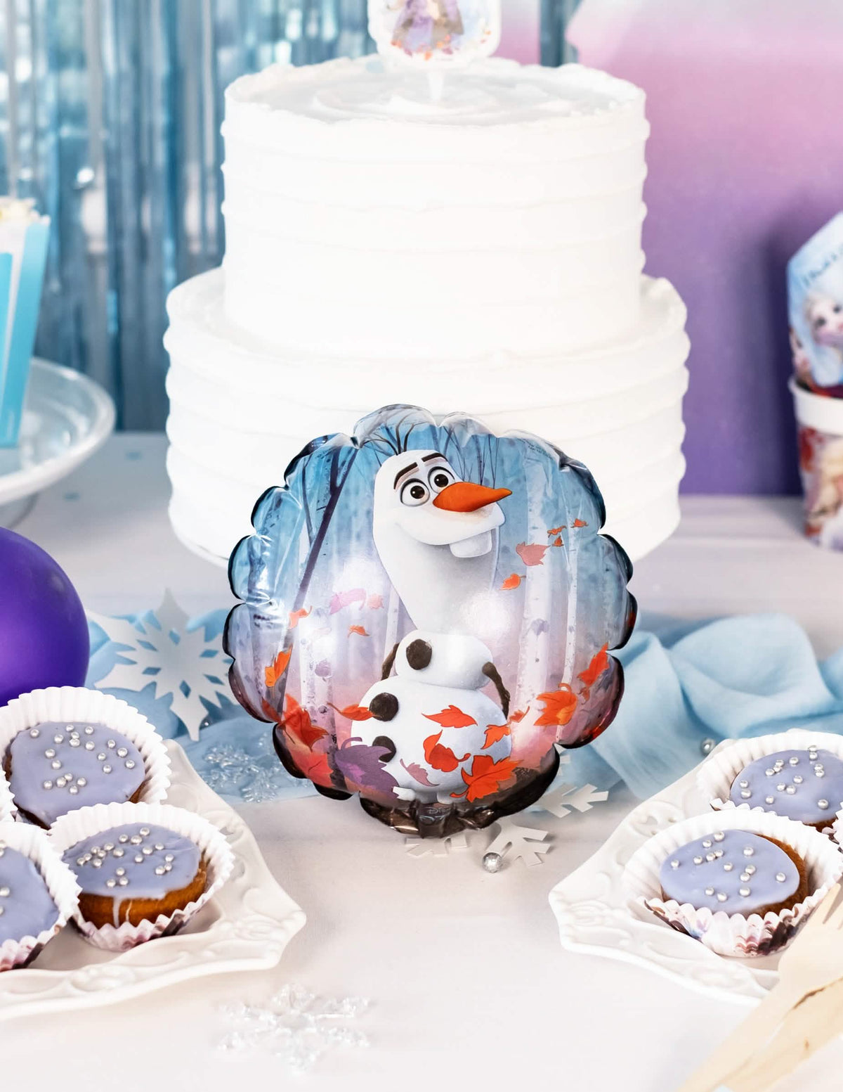 Asetelma juhlapöydälle pyöreästä alumiinipallosta Frozen 2