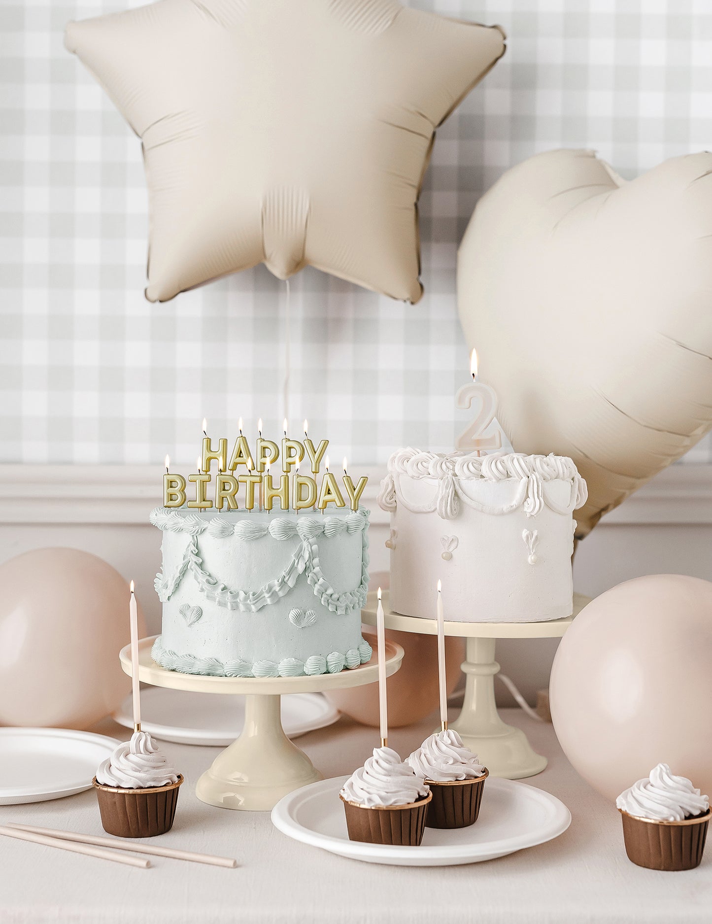 Beige akryylinen kakkualusta 24 cm