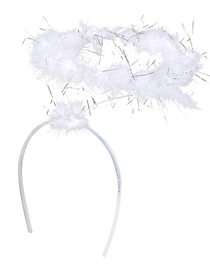 Détail des plumes et des fils argentés du serre-tête auréole d'ange