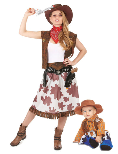 Äiti ja poika cowboy valepuku